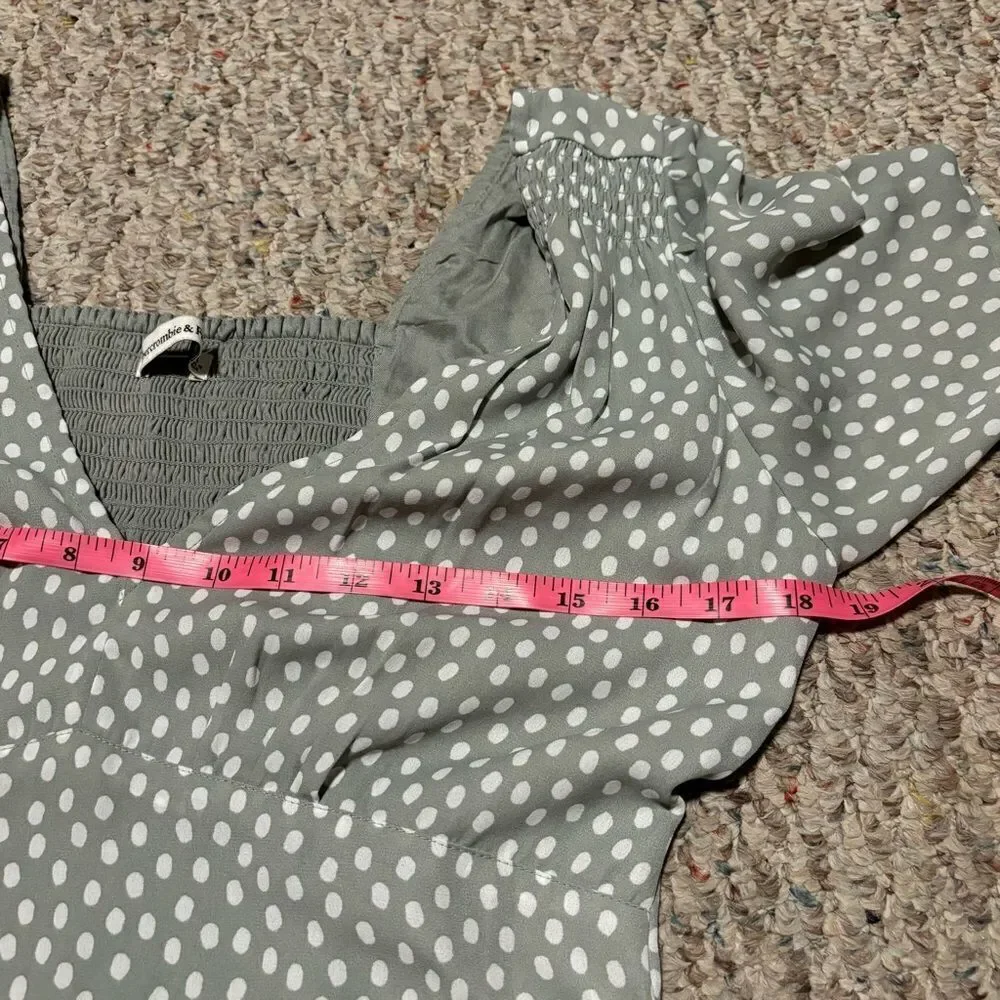 Abercrombie Flutter Sleeve Dress in Mint Dot Smocked- Size Medium